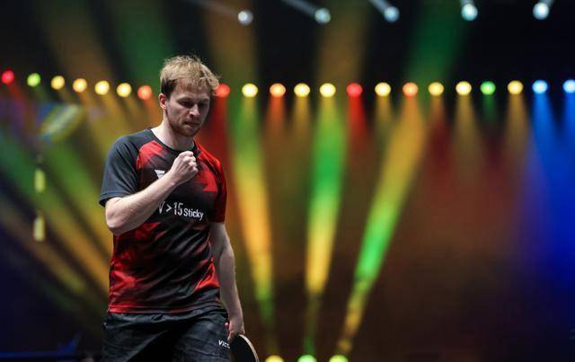 击型中场球 击型中场球