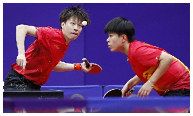 着冷静与现 着冷静与现