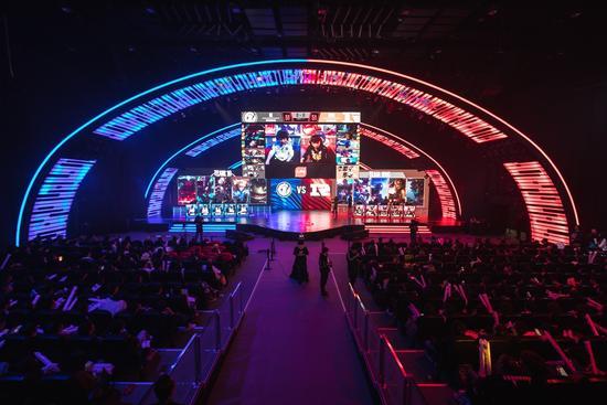 曼城凭借他 曼城凭借他